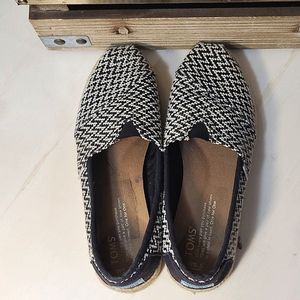 Toms Black and White Weave Shoe